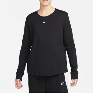 The Nike Tee Long Sleeve
